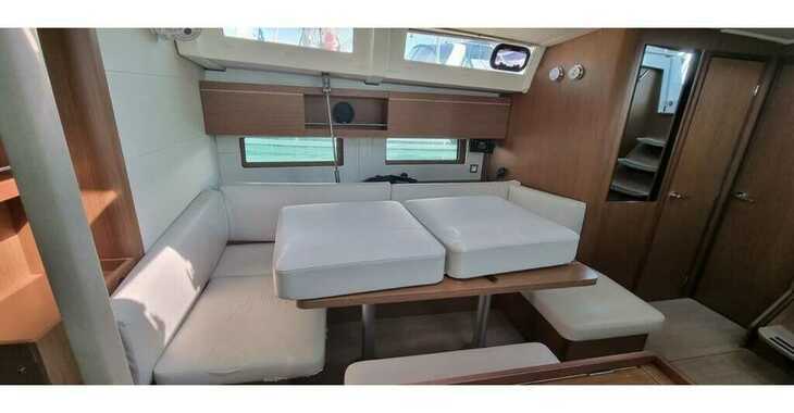 Rent a sailboat in Marina d'Arechi - Oceanis 46.1 (4cabs-2heads)