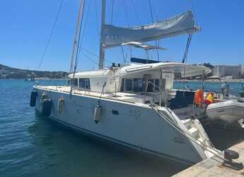 Rent a catamaran in Port of Santa Eulària  - Lagoon 450  Flybridge