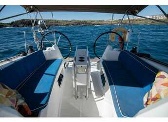 Rent a sailboat in Muelle de la lonja - Sun Odyssey 349