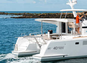 Rent a catamaran in Marina di Portisco - Lagoon 40 Motor Yacht