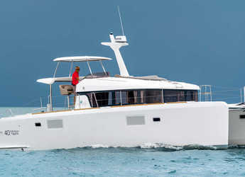 Rent a catamaran in Marina di Portisco - Lagoon 40 Motor Yacht