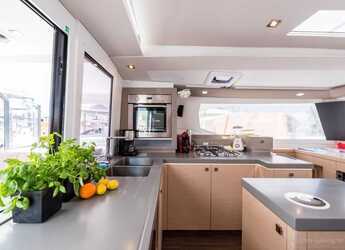 Rent a catamaran in Marina Baotić - Saona 47