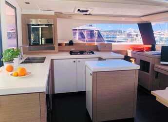 Rent a catamaran in Marina Baotić - Saona 47