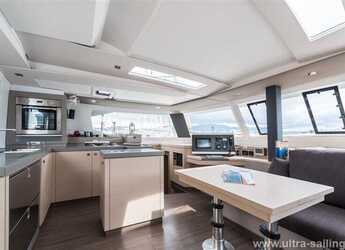 Rent a catamaran in Marina Baotić - Saona 47