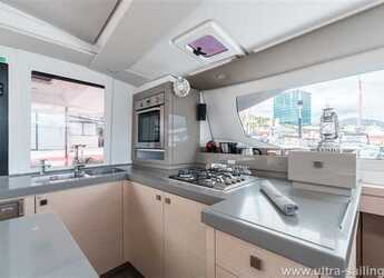 Rent a catamaran in Marina Baotić - Saona 47