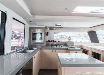 Rent a catamaran in Marina Baotić - Saona 47