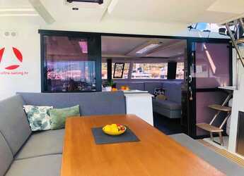Rent a catamaran in Marina Baotić - Saona 47