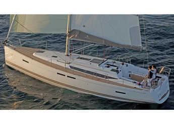 Rent a sailboat in Marina d'Arechi - Sun Odyssey 439
