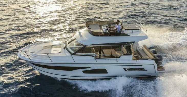 Rent a motorboat in Trogir (ACI marina) - Jeanneau Merry Fisher 1095 FLY
