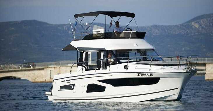Chartern Sie motorboot in Trogir (ACI marina) - Jeanneau Merry Fisher 1095 FLY
