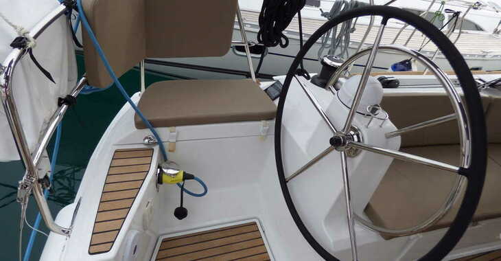 Rent a sailboat in Marina Kastela - Sun Odyssey 519