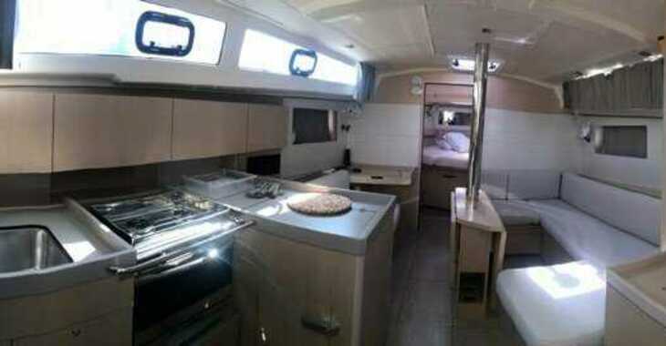 Rent a sailboat in Nidri Marine - Oceanis 41.1