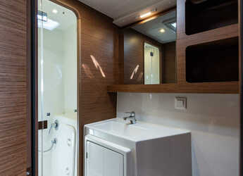 Alquilar catamarán en Nidri Marine - Lagoon 42