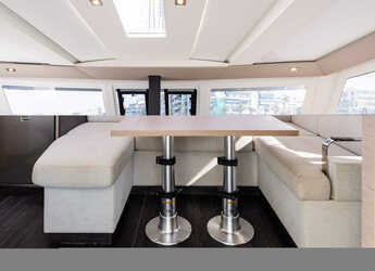 Alquilar catamarán en Nidri Marine - Isla 40