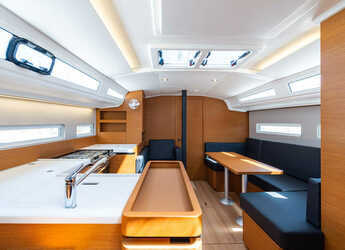 Rent a sailboat in Nidri Marine - Sun Odyssey 410