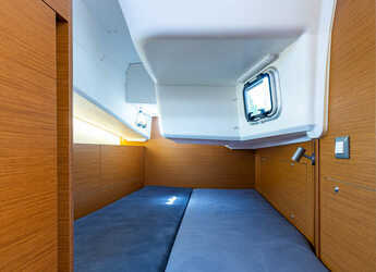 Rent a sailboat in Nidri Marine - Sun Odyssey 410