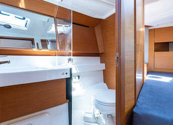 Rent a sailboat in Nidri Marine - Sun Odyssey 410