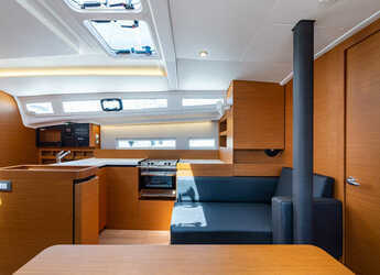 Rent a sailboat in Nidri Marine - Sun Odyssey 410