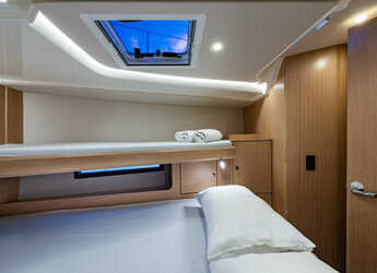 Rent a sailboat in Nidri Marine - Bavaria C45