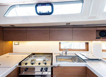 Rent a sailboat in Nidri Marine - Oceanis 51.1