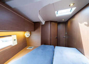 Rent a sailboat in Nidri Marine - Oceanis 51.1