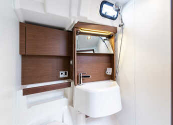 Rent a sailboat in Nidri Marine - Oceanis 51.1