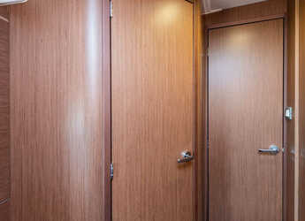 Rent a sailboat in Nidri Marine - Oceanis 51.1