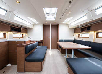 Rent a sailboat in Nidri Marine - Oceanis 51.1