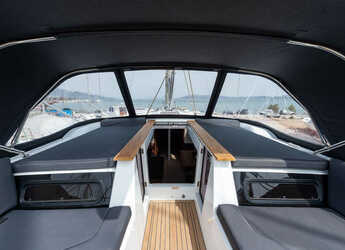 Rent a sailboat in Nidri Marine - Oceanis 51.1