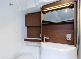 Rent a sailboat in Nidri Marine - Oceanis 51.1