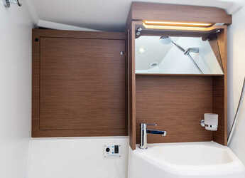 Rent a sailboat in Nidri Marine - Oceanis 51.1