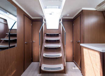 Rent a sailboat in Nidri Marine - Oceanis 51.1