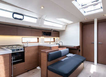 Rent a sailboat in Nidri Marine - Oceanis 51.1