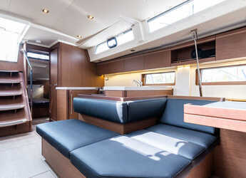 Rent a sailboat in Nidri Marine - Oceanis 51.1
