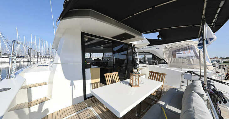 Rent a power catamaran in Kornati Marina - Fountaine Pajot MY 37