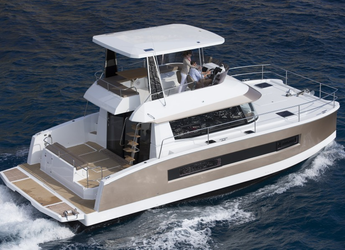 Rent a power catamaran in Kornati Marina - Fountaine Pajot MY 37