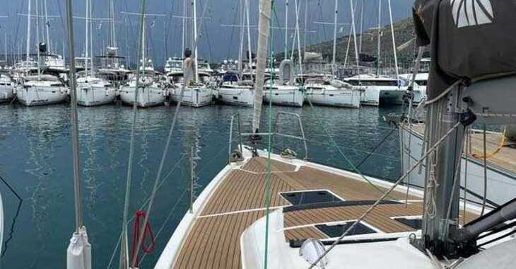 Chartern Sie segelboot in SCT Marina Trogir - Dufour 430 - 3 cab.