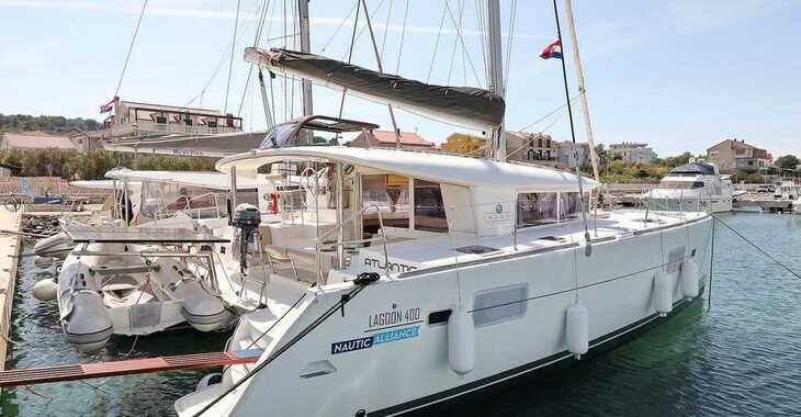 Rent a catamaran in ACI Jezera - Lagoon 400 - 4 + 2 cab.