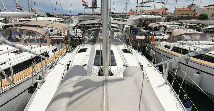 Rent a sailboat in Kornati Marina - Bavaria Cruiser 37 - 3 cab.