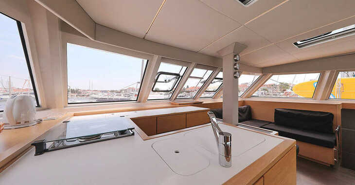 Rent a catamaran in Veruda - Nautitech 46 Open