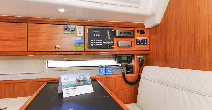 Chartern Sie segelboot in ACI Marina Vodice - Bavaria Cruiser 56 - 5 + 1 cab.