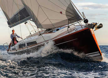 Rent a sailboat in Marina Kastela - Hanse 388