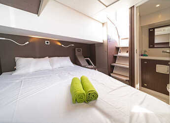 Rent a catamaran in Alimos Marina - Bali 4.8 A/C & GEN & WM