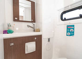 Rent a catamaran in Alimos Marina - Bali 4.8 A/C & GEN & WM