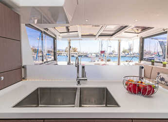 Rent a catamaran in Alimos Marina - Bali 4.8 A/C & GEN & WM