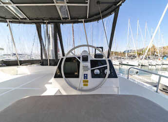 Rent a catamaran in Alimos Marina - Bali 4.8 A/C & GEN & WM