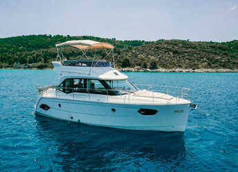 Rent a motorboat in Punat - Bavaria E40 Fly