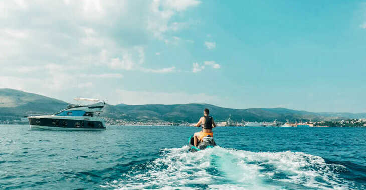 Rent a motorboat in Punat Marina - Monte Carlo 5