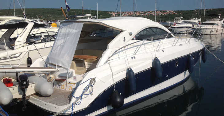 Rent a motorboat in Punat Marina - Monte Carlo 37 HT