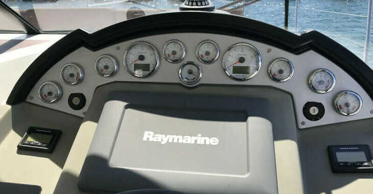 Rent a motorboat in Punat Marina - Antares 42 Fly